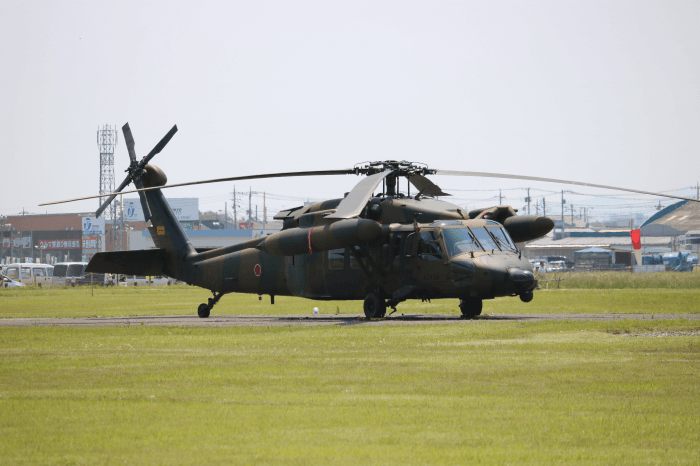 陸上自衛隊北宇都宮駐屯地開設記念イベントに展示された軍用ヘリコプター（UH-60JAブラックホーク）